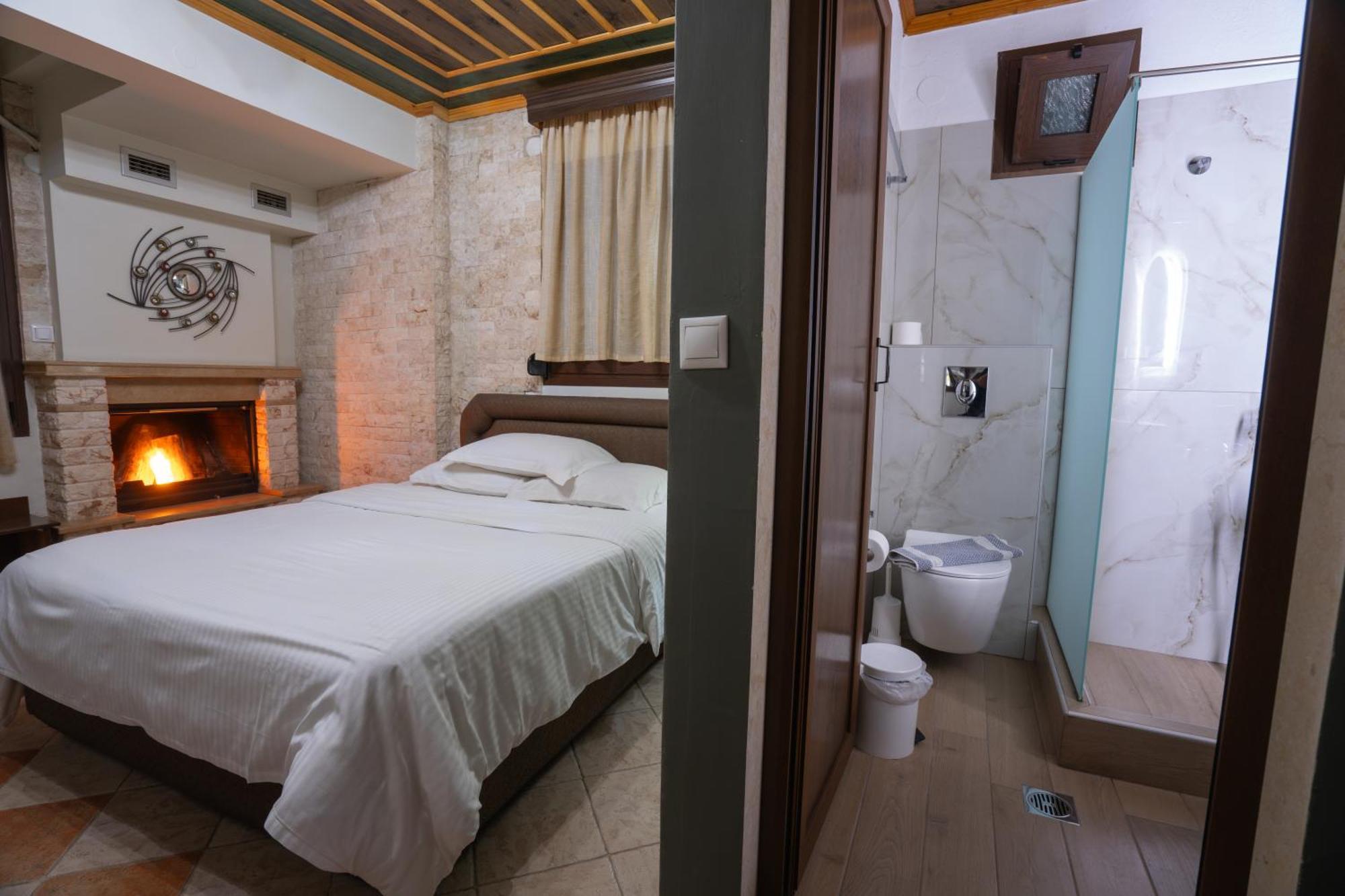 Kallinikos Guesthouse Káto Loutrákion Kültér fotó