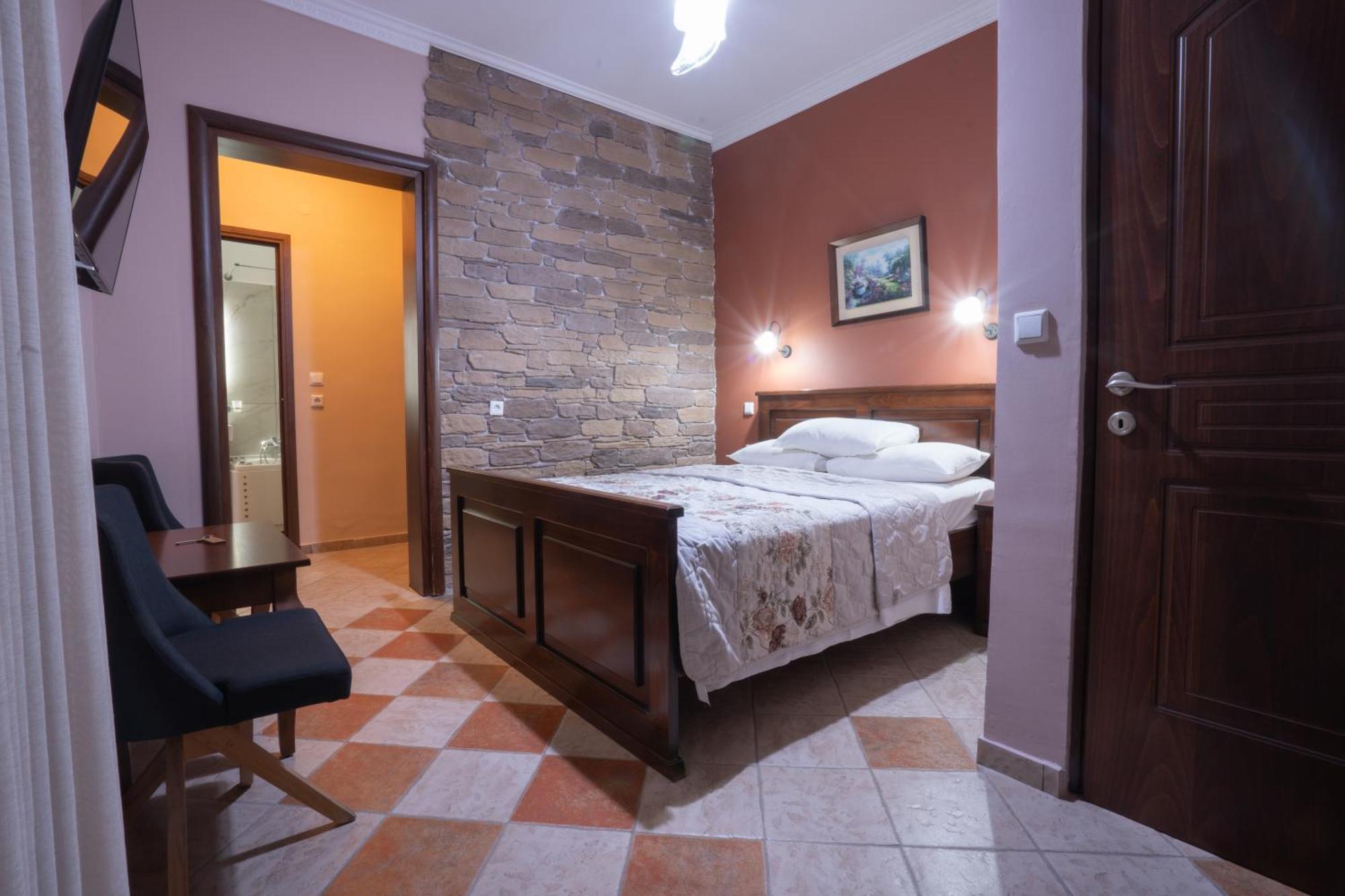 Kallinikos Guesthouse Káto Loutrákion Kültér fotó